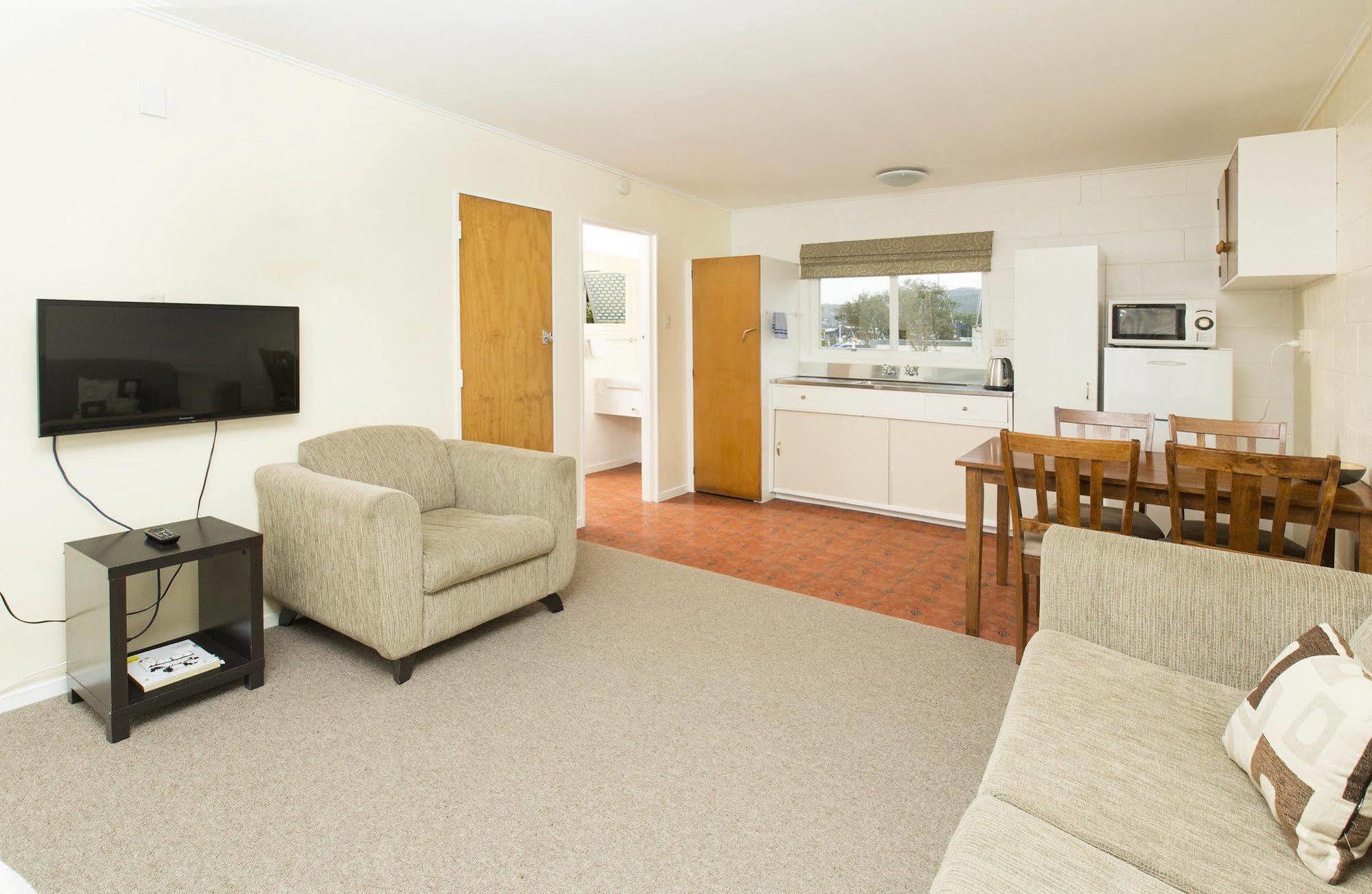 פאנגאריי Marina Court Motel & Apartments מראה חיצוני תמונה