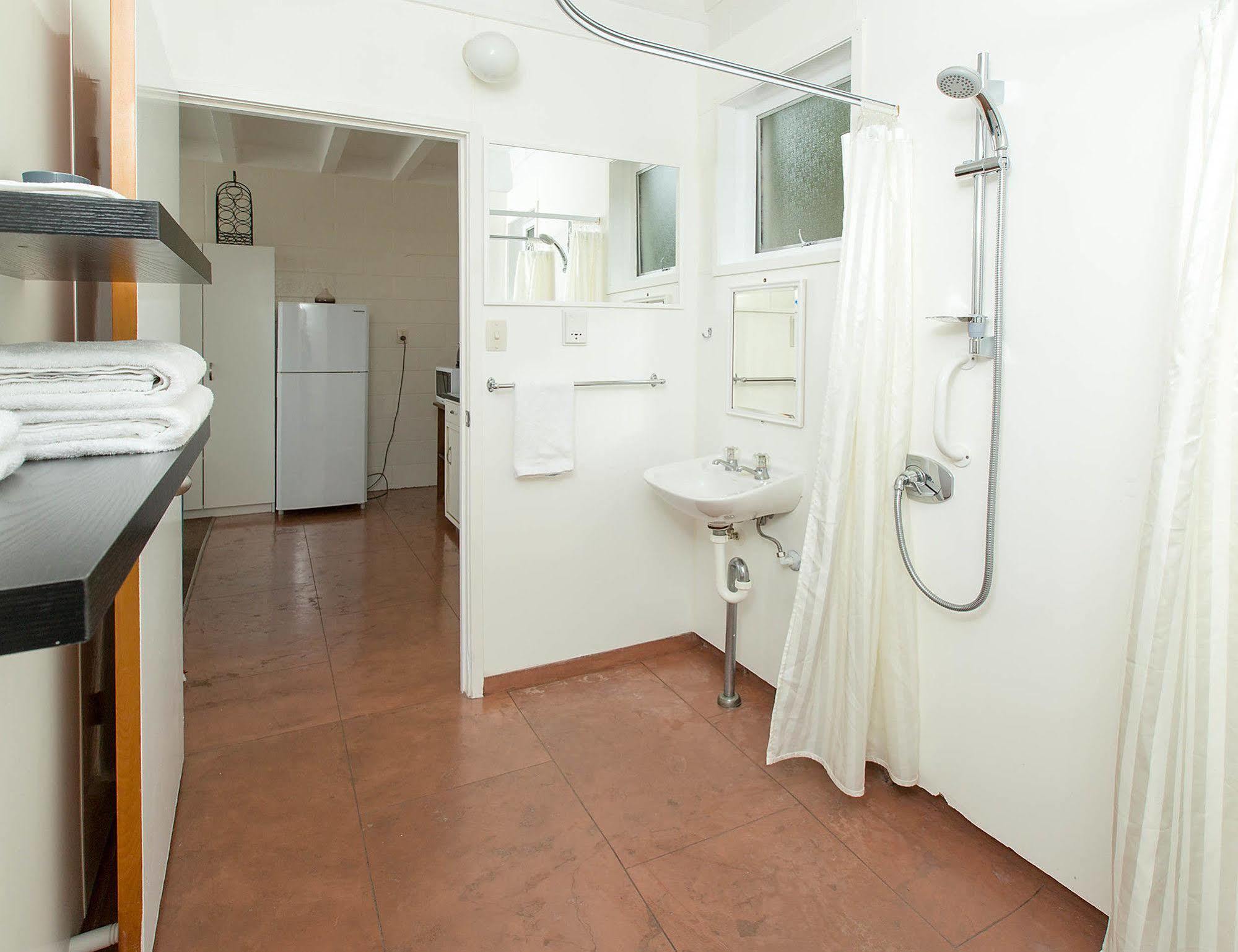 פאנגאריי Marina Court Motel & Apartments מראה חיצוני תמונה