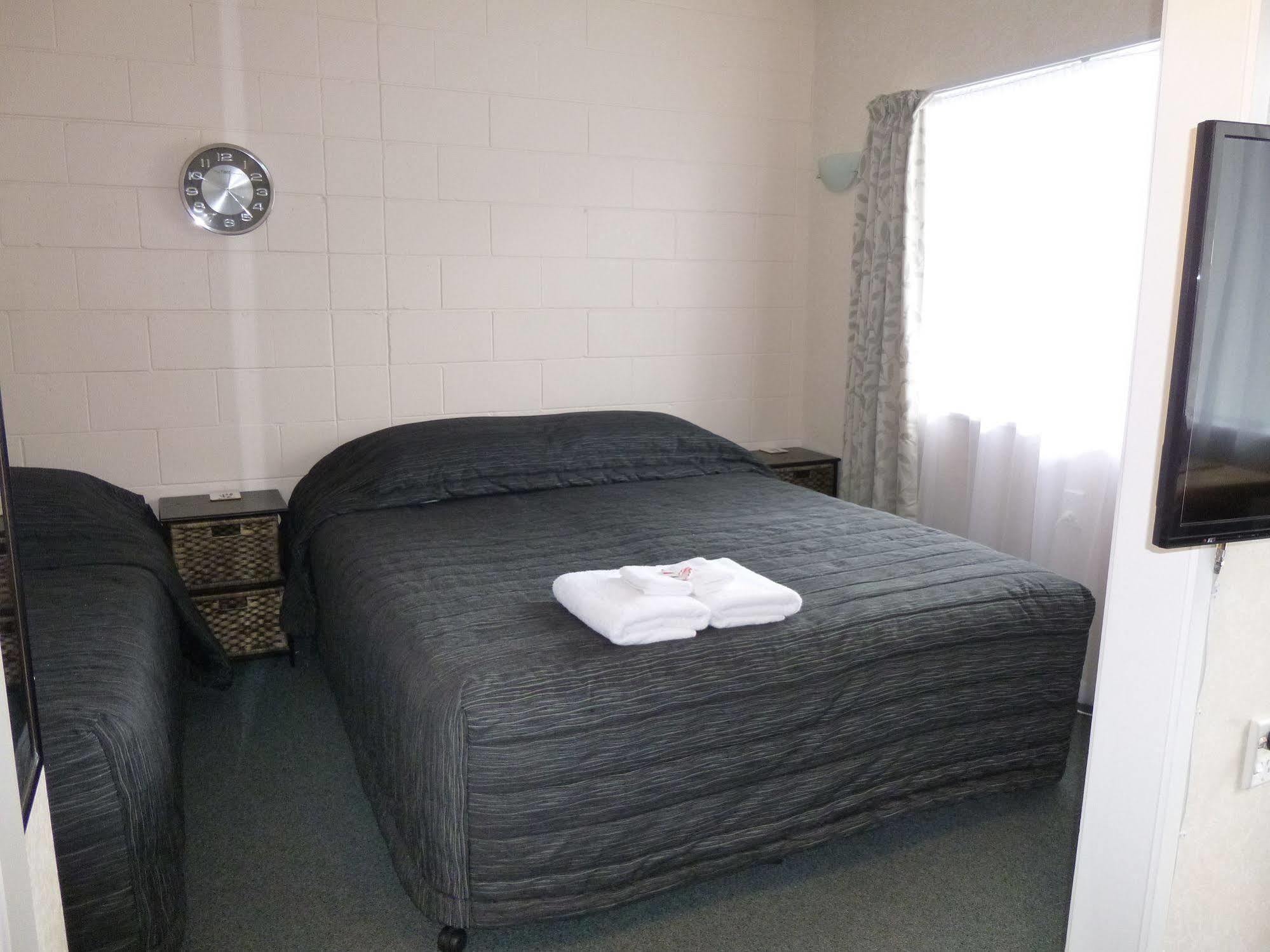 פאנגאריי Marina Court Motel & Apartments מראה חיצוני תמונה