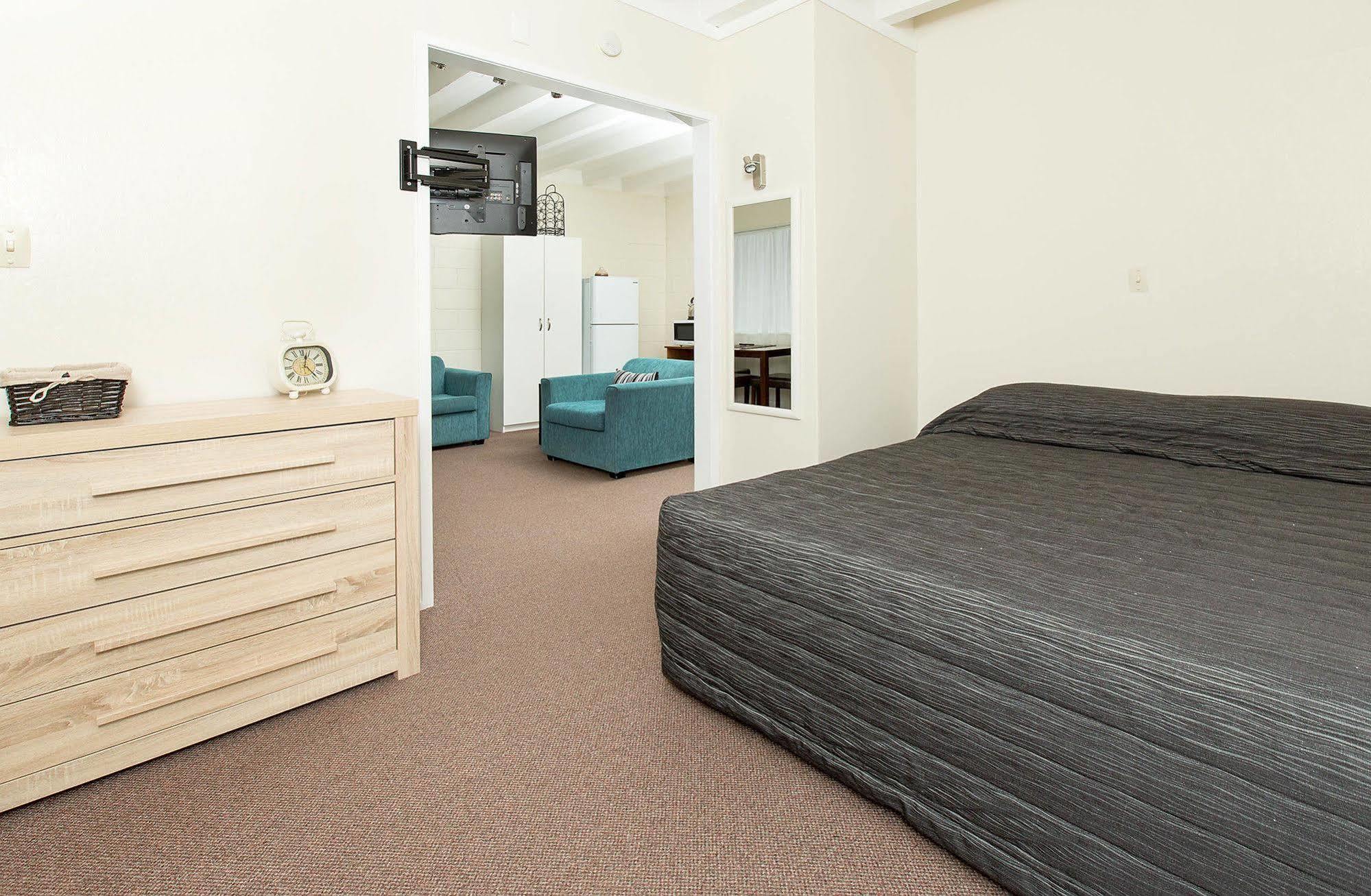 פאנגאריי Marina Court Motel & Apartments מראה חיצוני תמונה